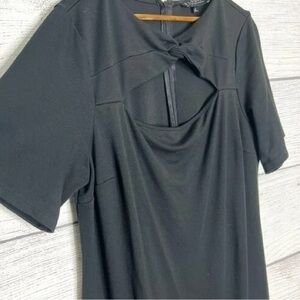 Black Short Sleeve Dress with Keyhole Detail